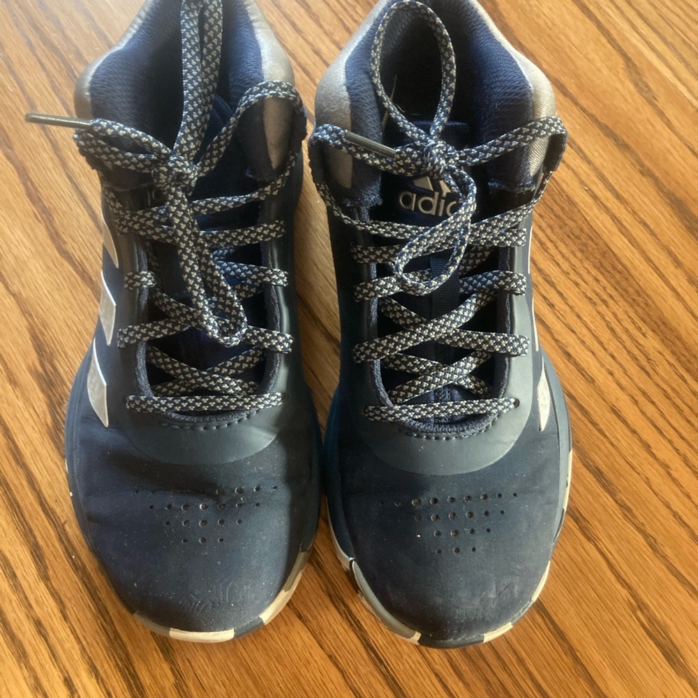 Boys sz 4 LIKE NEW high tops Adidas navy blue